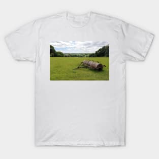 Roller in a green field T-Shirt